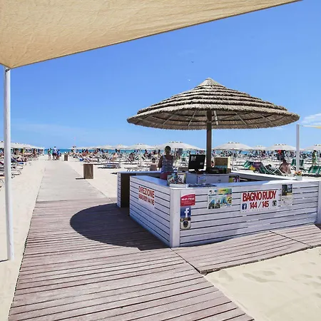 Siesta Aparthotel 3*