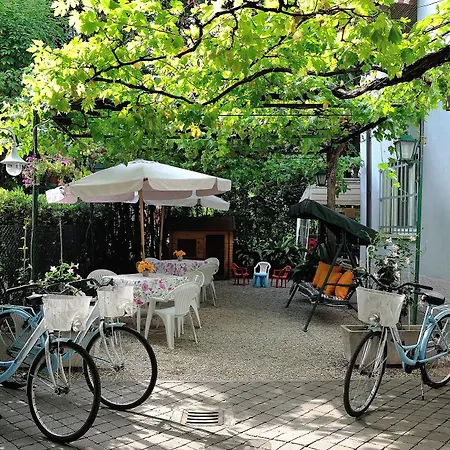 Capri Hotel 2*