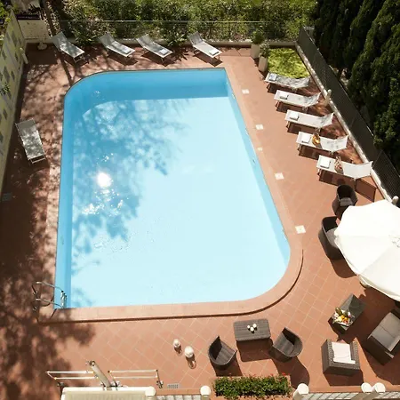 Astoria Hotel 4*