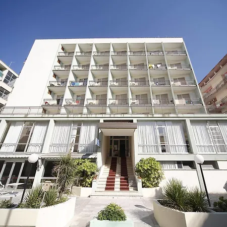 Telstar Hotel 3*