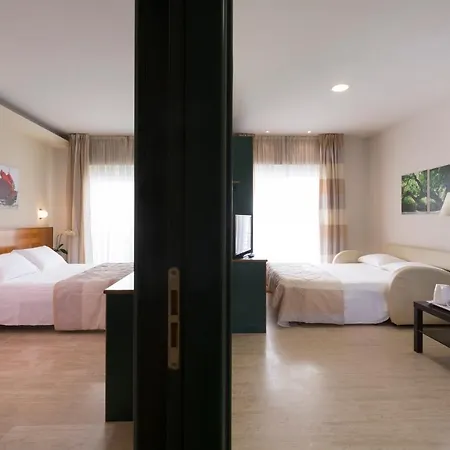 Отель Astoria 4*