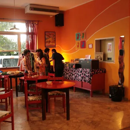 Sunflower Backpacker & Bar Vandrarhem