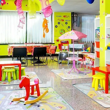 Hotel Junior