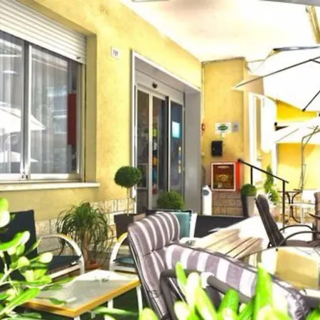 Oxford Hotel 3*