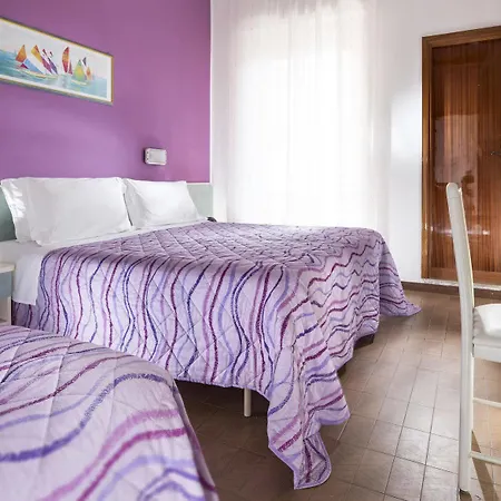 Hotell Sandra 3*