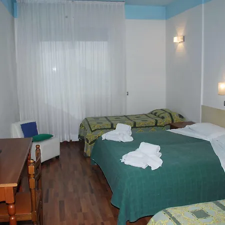 Hotel Golden 3*