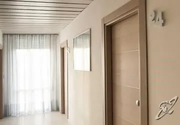 Hotell Sandra 3*