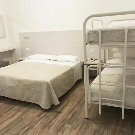 Nelson Hotel 3*