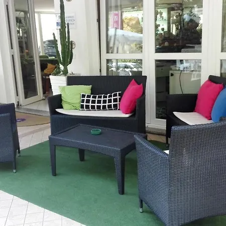 Sandra Otel 3*