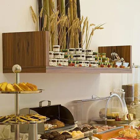 Card International Hotel