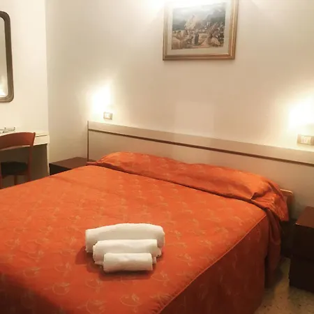 Riva Hotel 2*