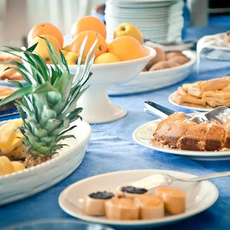Marina Beach Suite Hotel