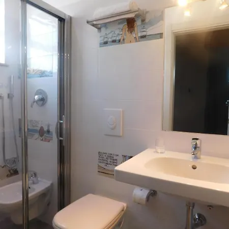 Dolores Hotel 3*