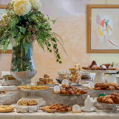Polo Hotel 4*