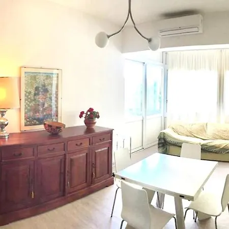 Viale Flavio Gioia * Rimini