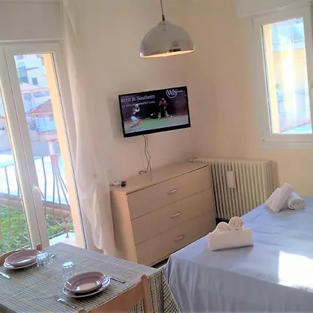 Uno Studio&suites Aparthotel 2*