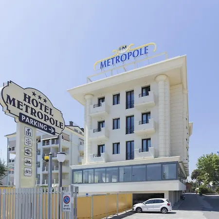 Metropole Hotel 3*
