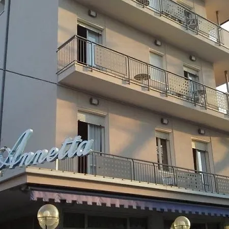 Annetta Hotel 3*