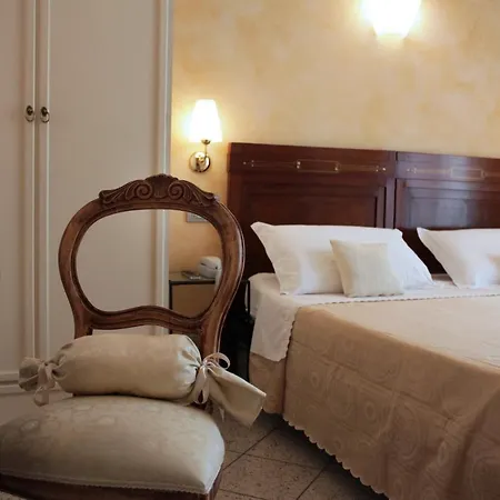 Hotel Irma 3*