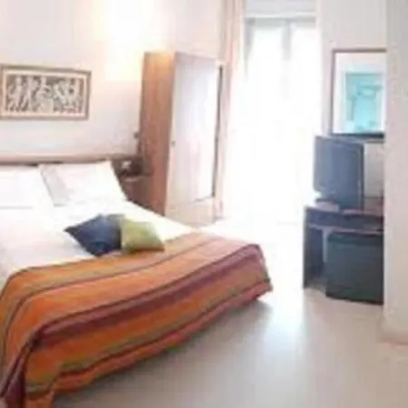 Ribot Hotel 3*
