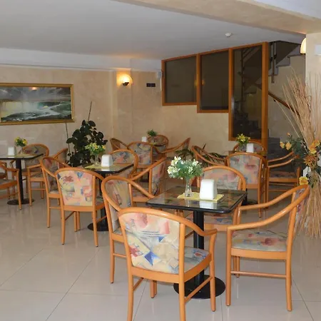 Hotel Karin 3*