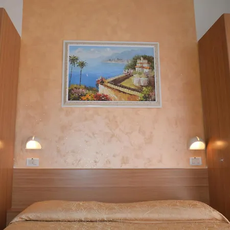 Hotel Karin Marebello
