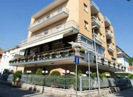 Luca Hotel