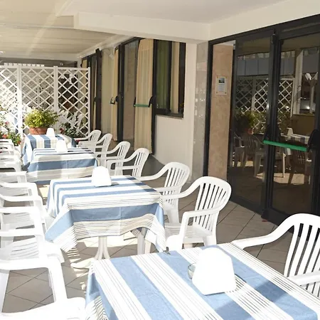 Karin Hotel 3*