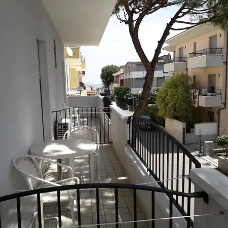 Lora Hotel