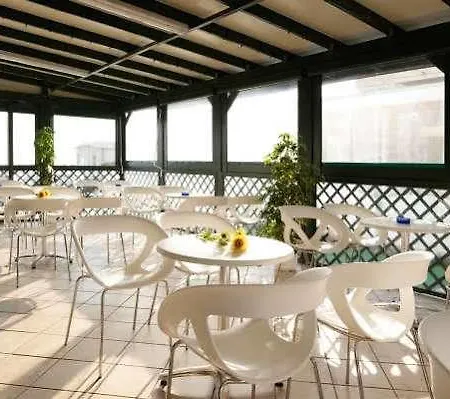 Hotel Emilia 3*