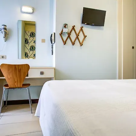 Hotel Konrad 3*
