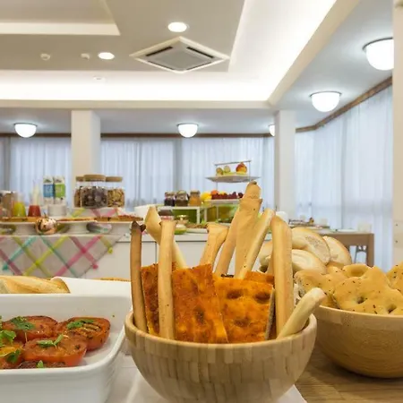 Konrad Hotel Marebello