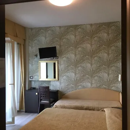 Astor Hotel 3*