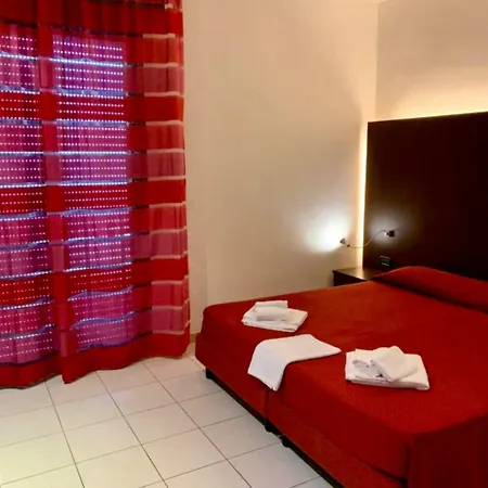 Domus מלון דירות 4*