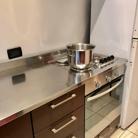 Domus מלון דירות 4*