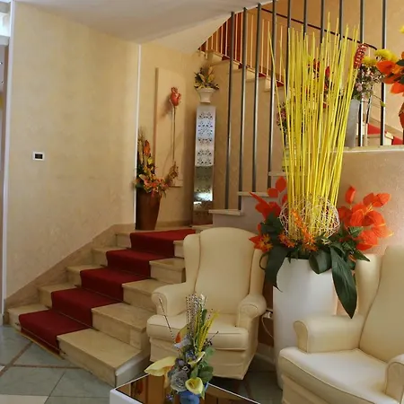 Hotel Busignani 3*