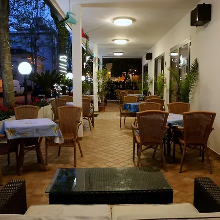 Hotel Busignani 3*