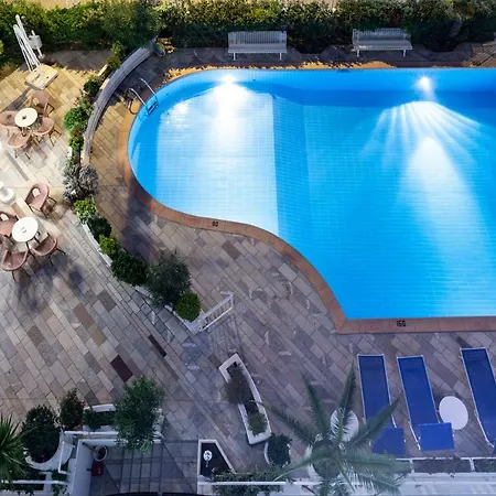 Ambassador Hotel 4*