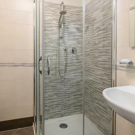 Ervill Hotel 3*