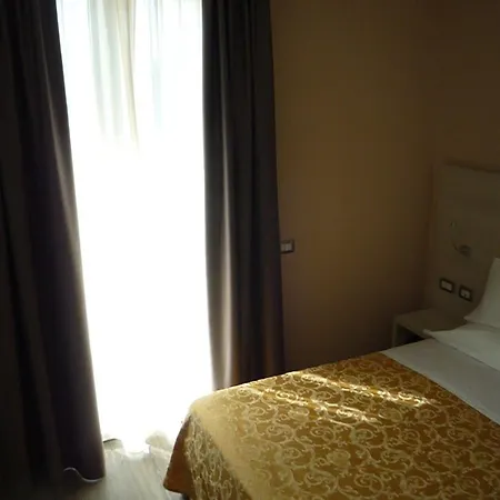 فندق Aquila 2*