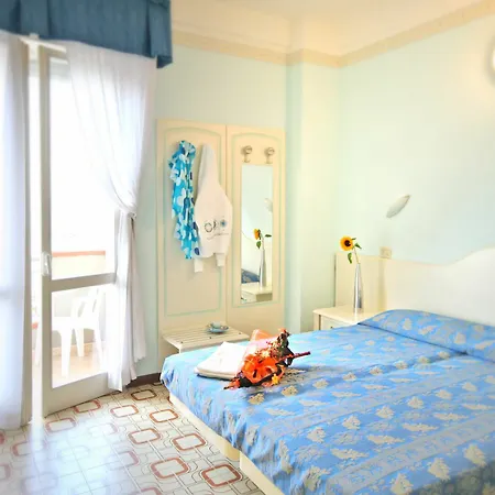 Cadiz 3*