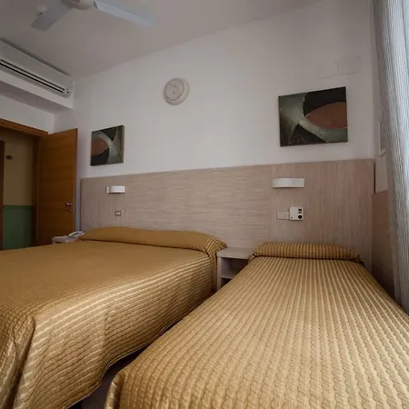 Hotel Plaza 3*