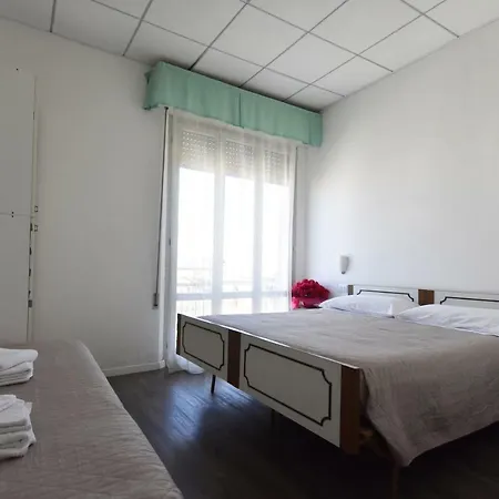Hotel Ennia 2*