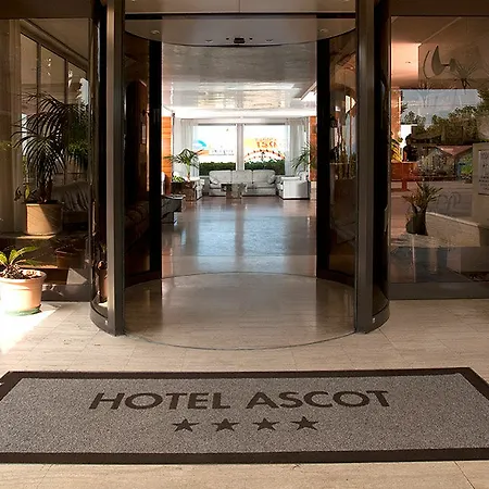 Ascot & فندق ريميني