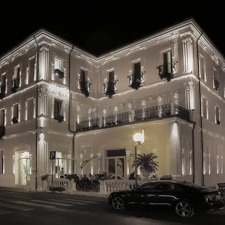 Lido Hotel 3*