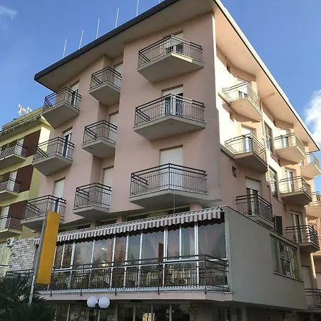 Hotel Naica 3*