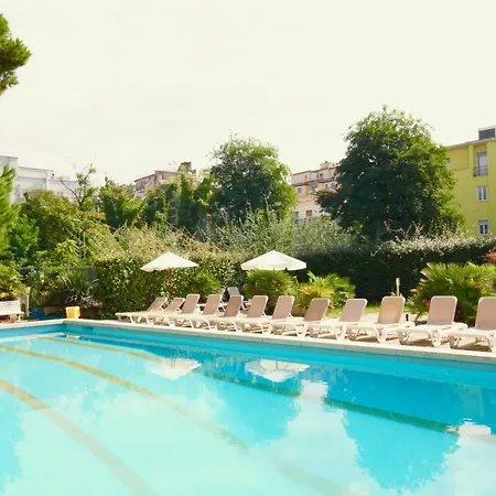 Lotus Otel 3*