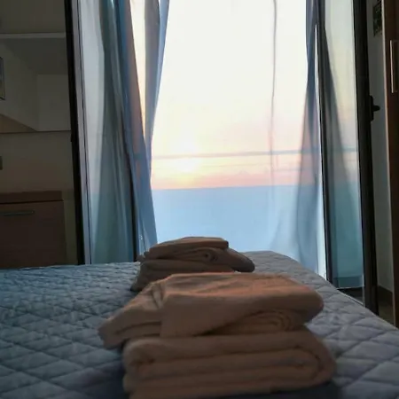 Etoile Hotel 3*