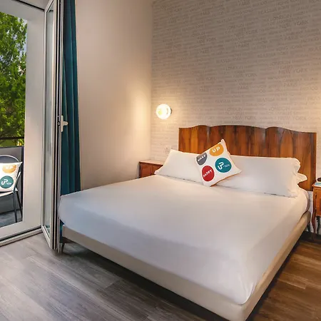 Hotel Up 3*