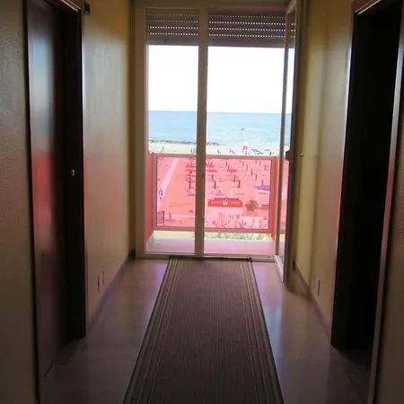 Cliff Hotel 3*